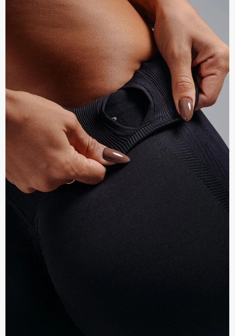 NEBBIA High-waist extra push-up leggings PRIMAL black