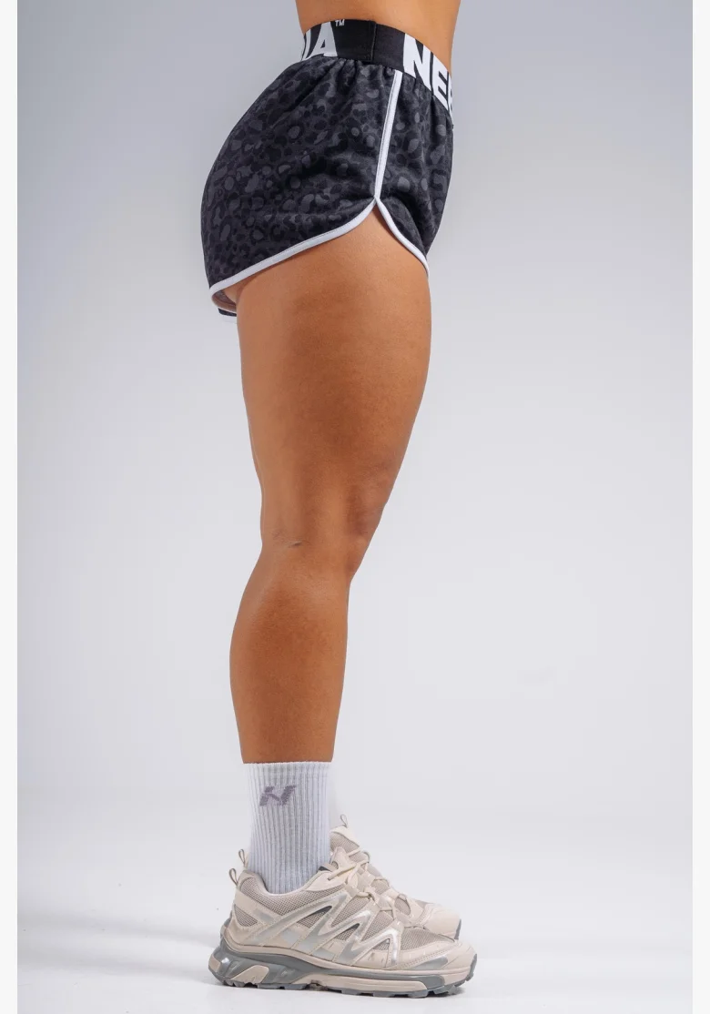 NEBBIA Training shorts with leopard pattern PRIMAL black