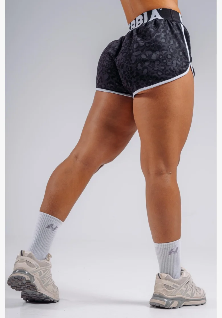 NEBBIA Training shorts with leopard pattern PRIMAL black