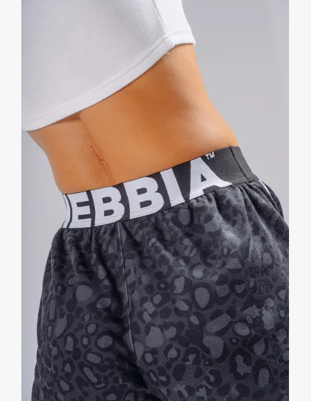 NEBBIA Training shorts with leopard pattern PRIMAL black