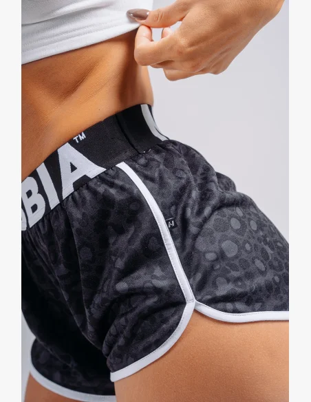 NEBBIA Training shorts with leopard pattern PRIMAL black