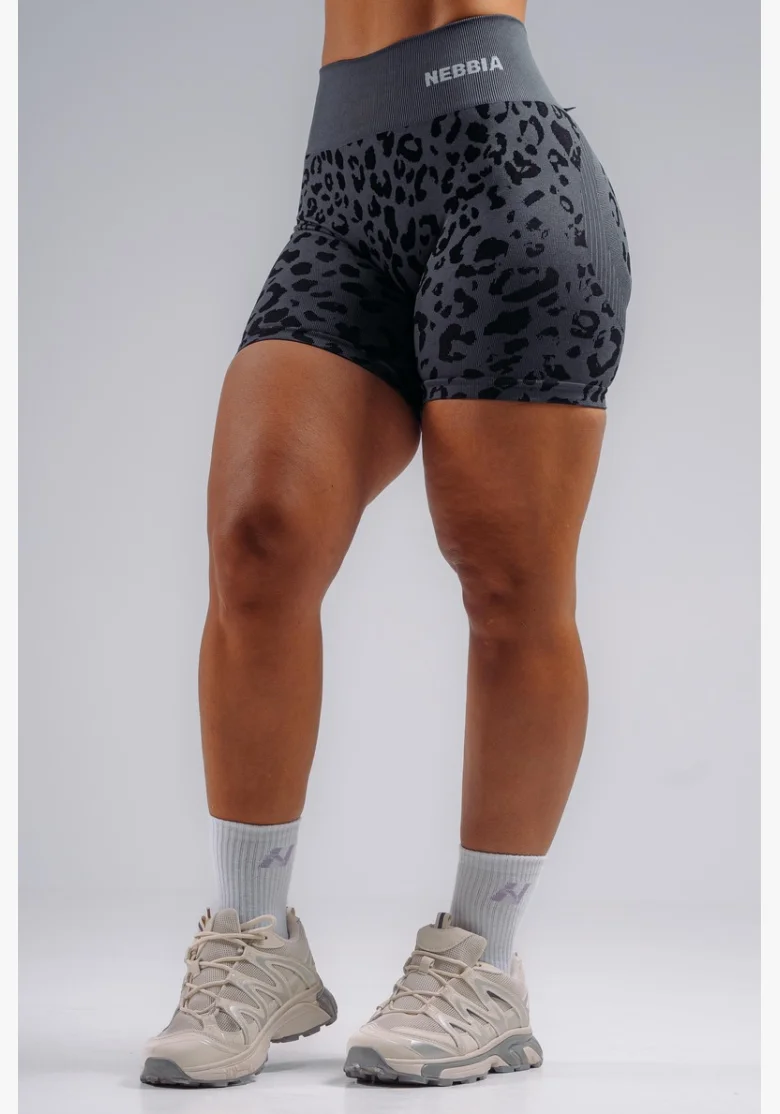 NEBBIA Compression push-up shorts with leopard pattern PRIMAL black
