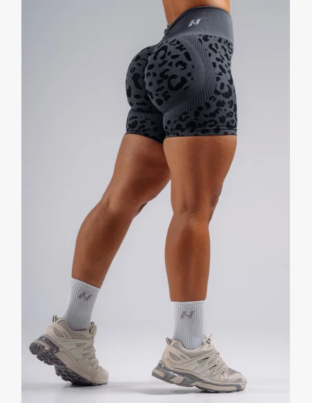 NEBBIA Compression push-up shorts with leopard pattern PRIMAL black