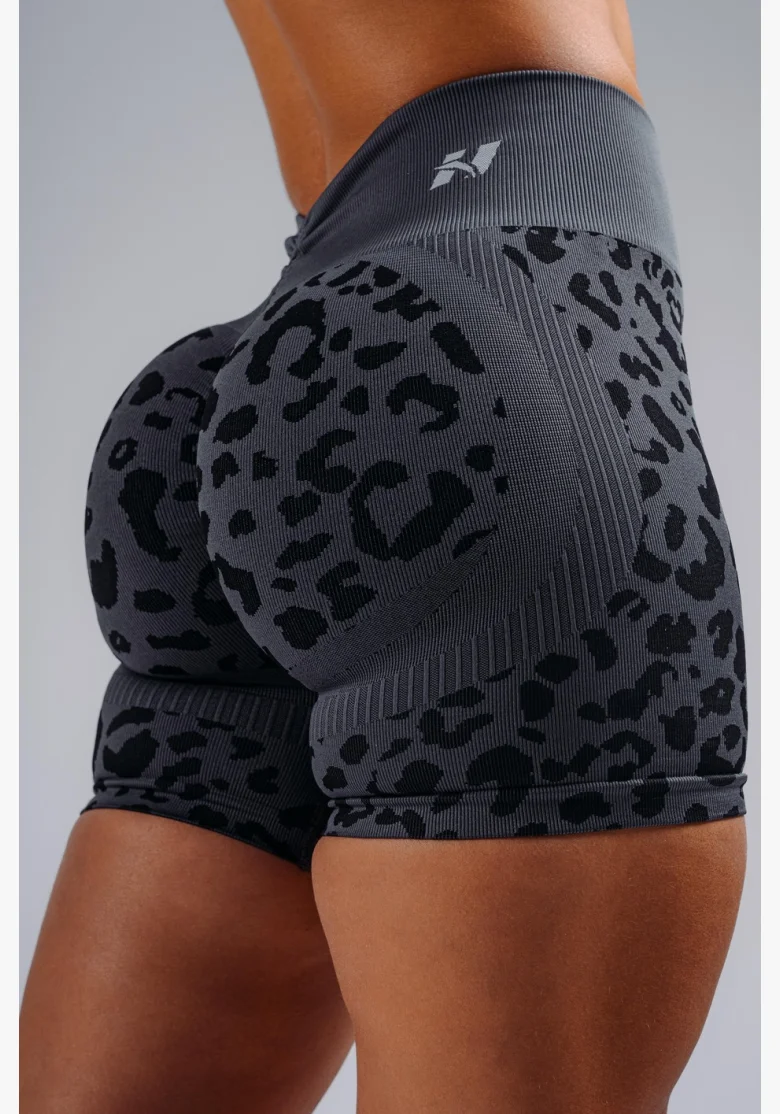 NEBBIA Compression push-up shorts with leopard pattern PRIMAL black