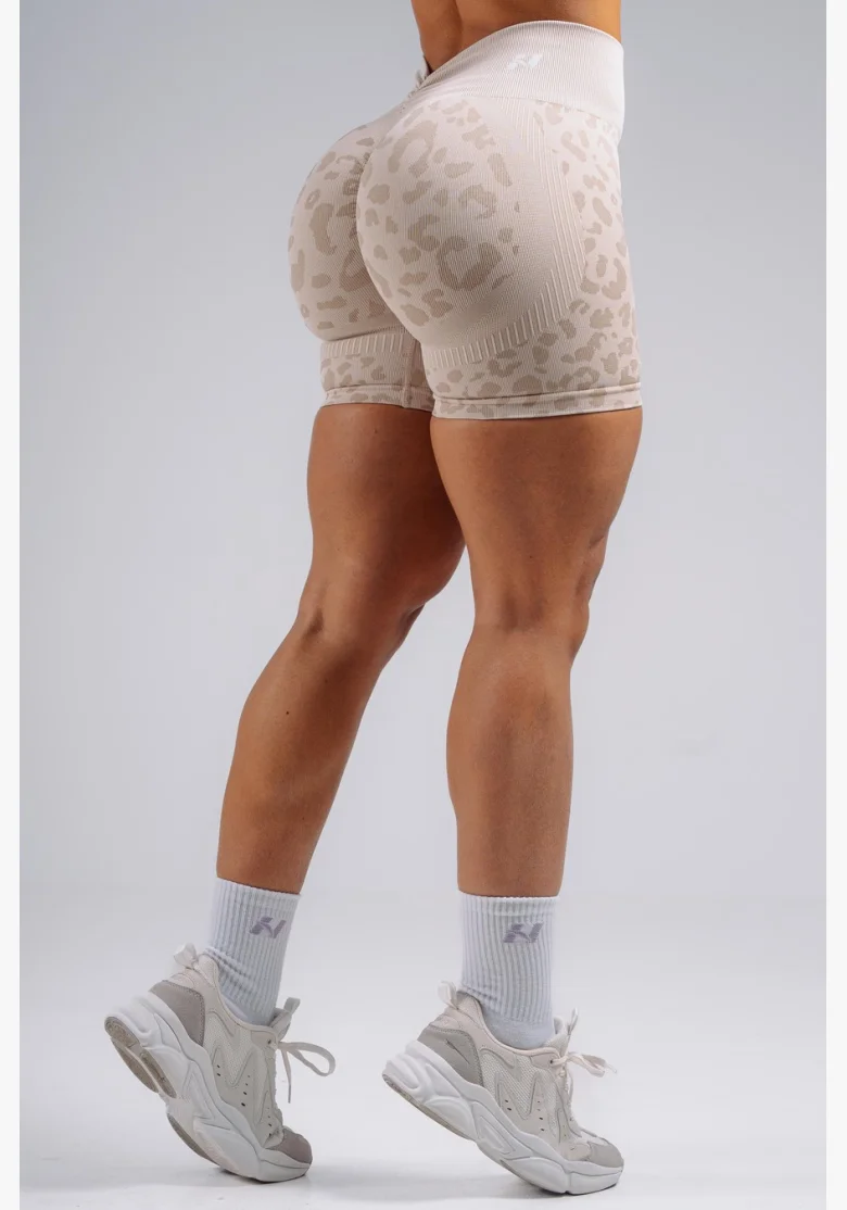 NEBBIA Compression push-up shorts with leopard pattern PRIMAL cream
