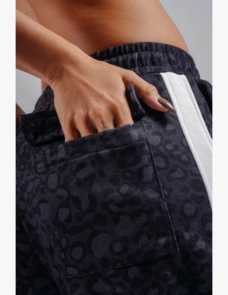 NEBBIA Baggy sweatpants with leopard pattern PRIMAL black