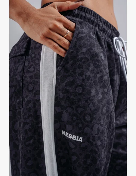 NEBBIA Baggy sweatpants with leopard pattern PRIMAL black