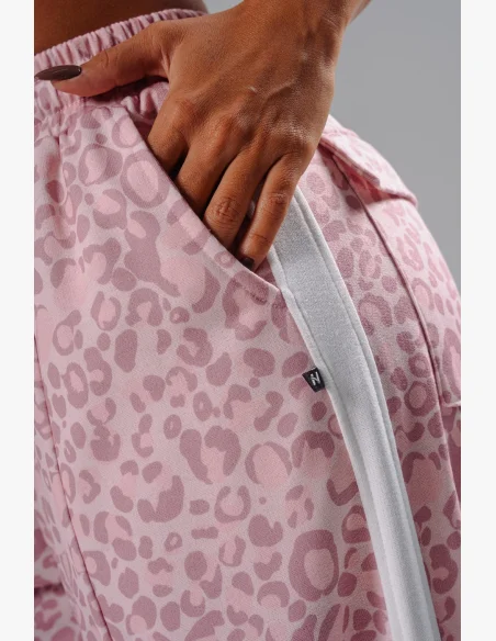 NEBBIA Baggy sweatpants with leopard pattern PRIMAL pink