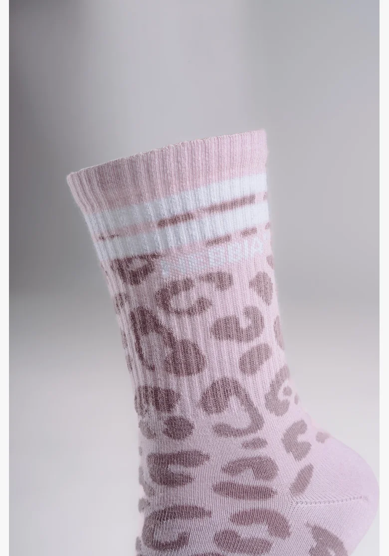 NEBBIA Crew socks with leopard pattern PRIMAL pink