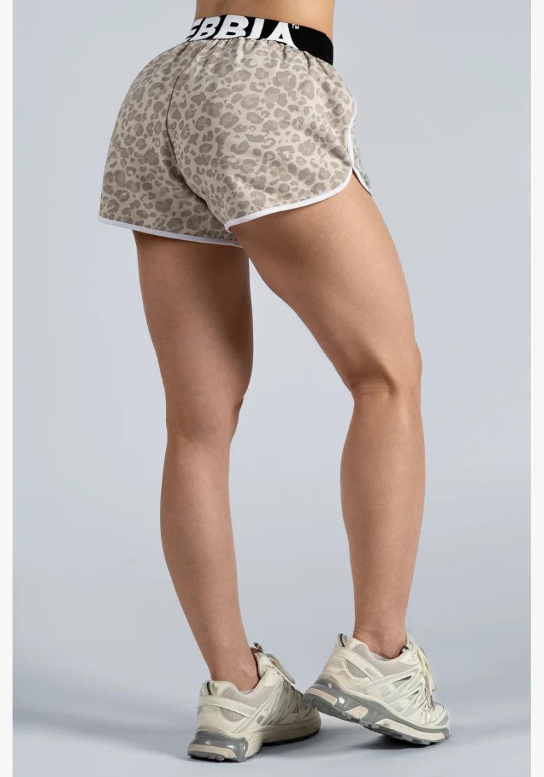 NEBBIA Training shorts with leopard pattern PRIMAL cream