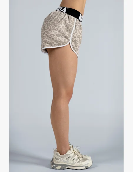NEBBIA Training shorts with leopard pattern PRIMAL cream