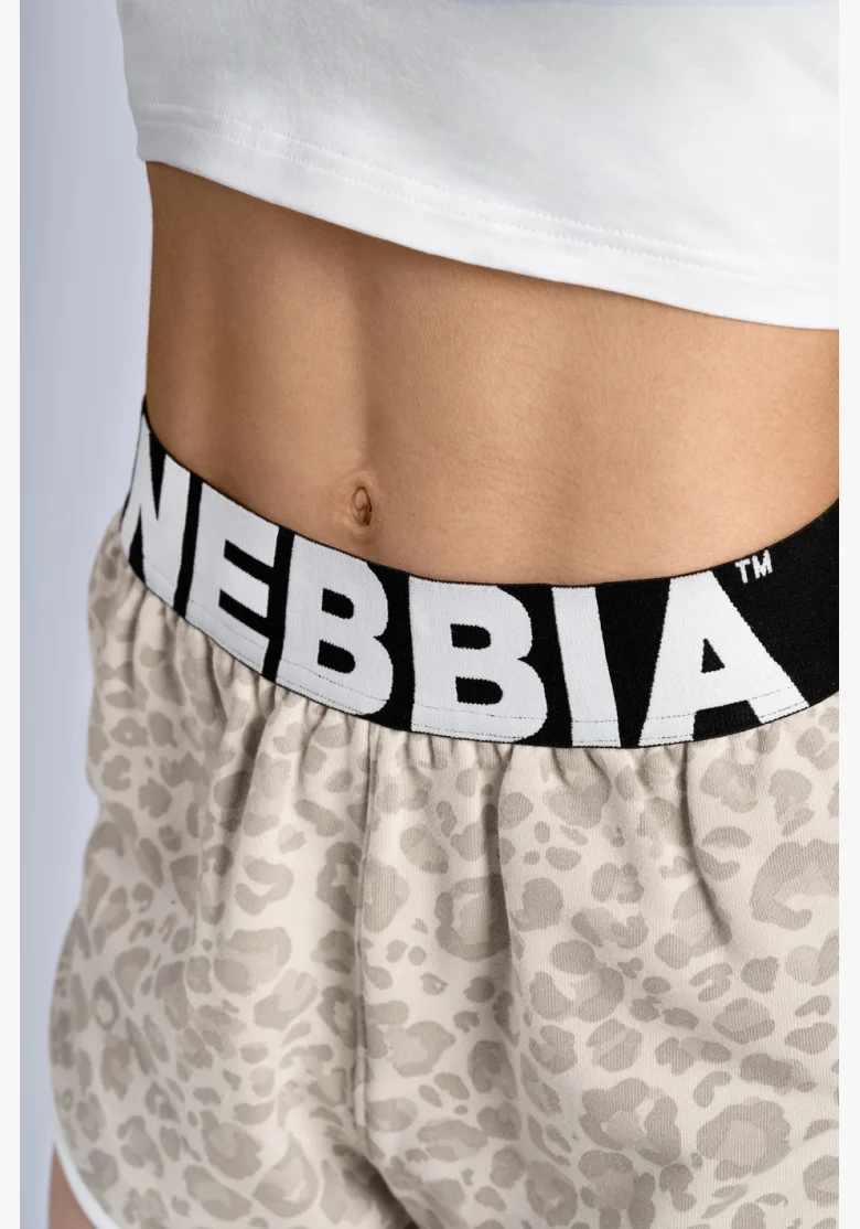 NEBBIA Training shorts with leopard pattern PRIMAL cream