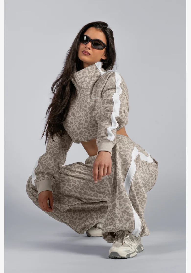NEBBIA Half-zip sweatshirt with leopard pattern PRIMAL cream