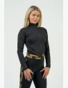 The hoodie is suitable for all types of sports training. The slim fit design highlights your figure.