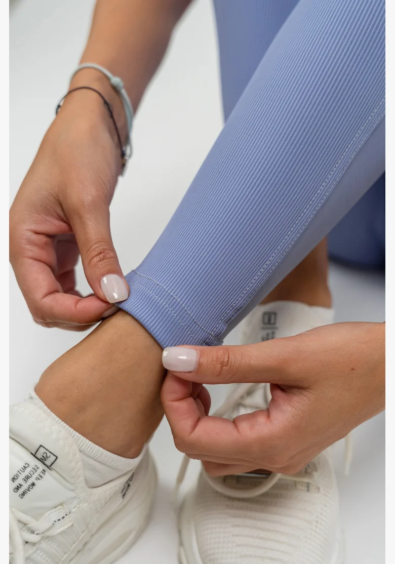 NEBBIA • Shaping high-waisted leggings GLUTE PUMP purple • Nebshop.cz