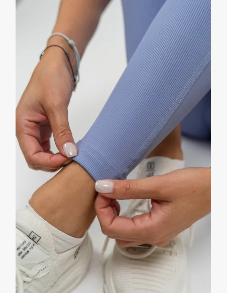 NEBBIA • Shaping high-waisted leggings GLUTE PUMP purple • Nebshop.cz