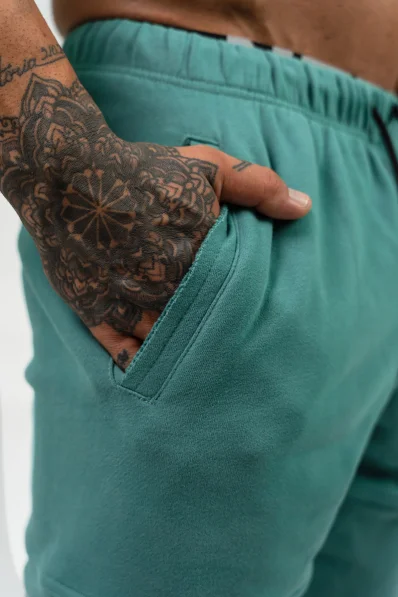 NEBBIA • STAGE-READY Sweat Shorts green • Nebshop.cz 2