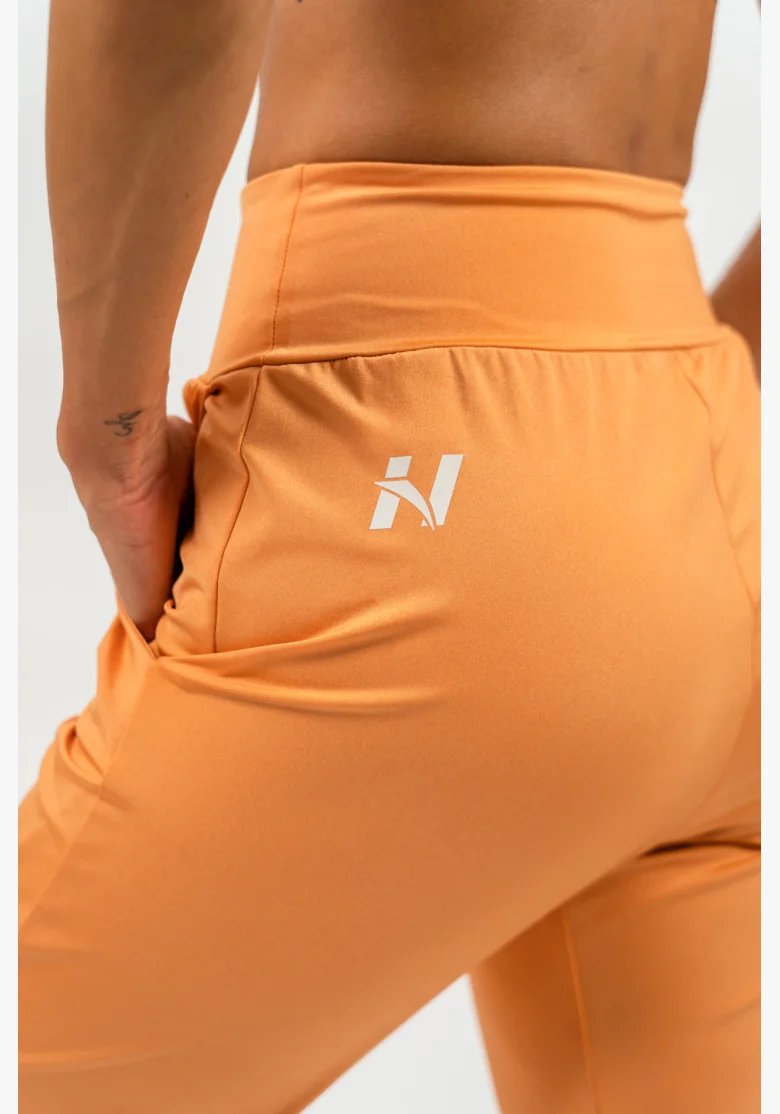 NEBBIA • Slim fit leggings with pockets SLEEK orange • Nebshop.com
