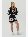 These sweat shorts with a bold print are so wonderfully vagabond and cool!