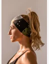 This headband, due to its lightness, breathability and universal size that fits every smart head, is an ideal fashion accessory for any activity.

