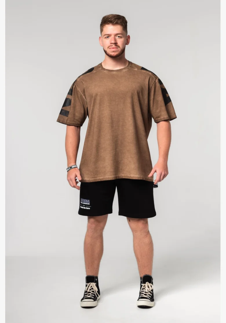 NEBBIA • NEBBIA Washed-off oversized t-shirt LIFTING CLUB brown • Nebshop.cz