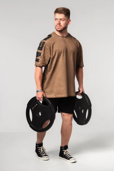 NEBBIA • NEBBIA Washed-off oversized t-shirt LIFTING CLUB brown • Nebshop.cz 2