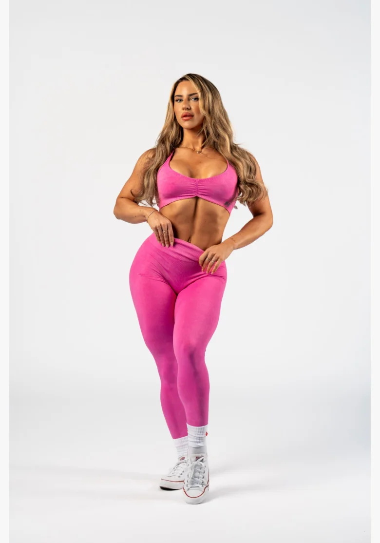 NEBBIA • NEBBIA Sports Bra with Medium Support TOTALLY SEAMLESS Pink • Nebshop.cz