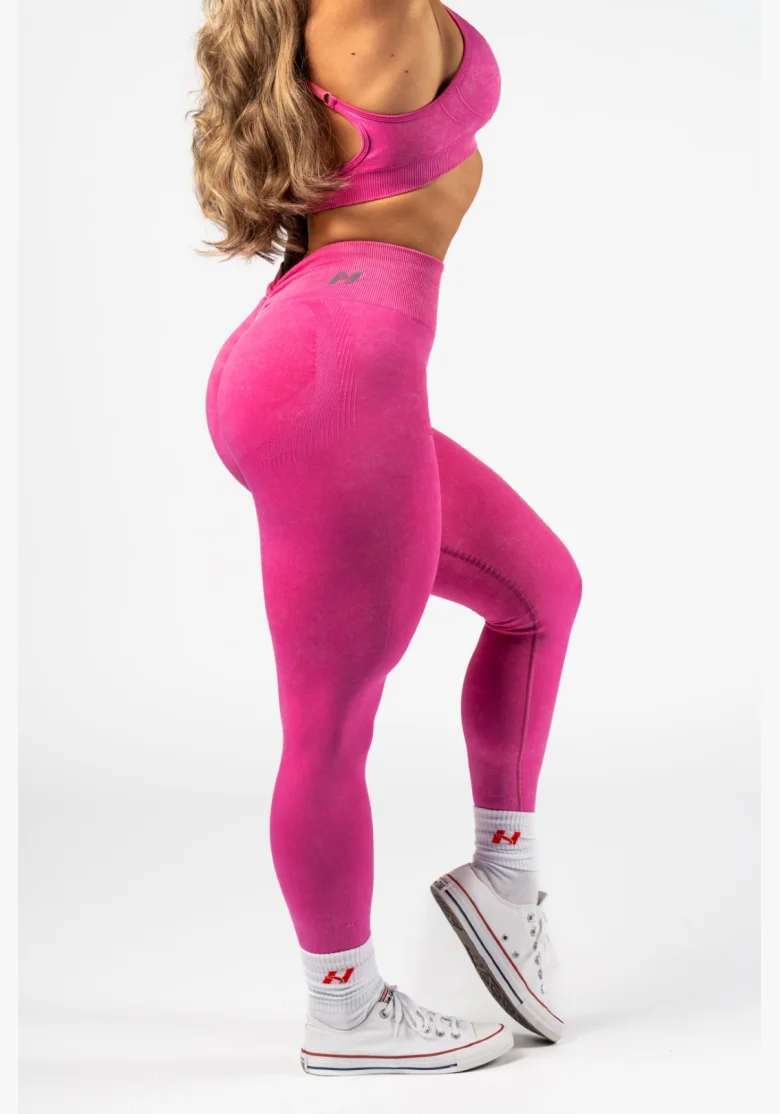 NEBBIA • NEBBIA Sports Bra with Medium Support TOTALLY SEAMLESS Pink • Nebshop.cz