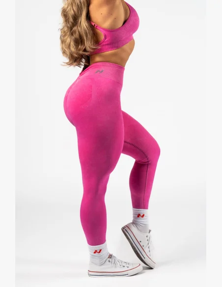 NEBBIA • NEBBIA Sports Bra with Medium Support TOTALLY SEAMLESS Pink • Nebshop.cz