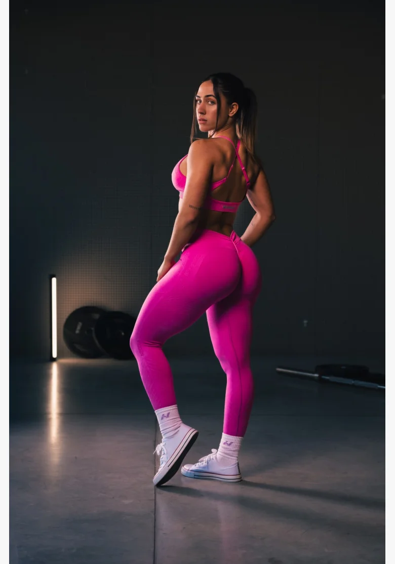 NEBBIA • NEBBIA Sports Bra with Medium Support TOTALLY SEAMLESS Pink • Nebshop.cz