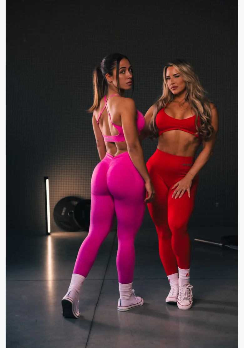 NEBBIA • NEBBIA Sports Bra with Medium Support TOTALLY SEAMLESS Pink • Nebshop.cz