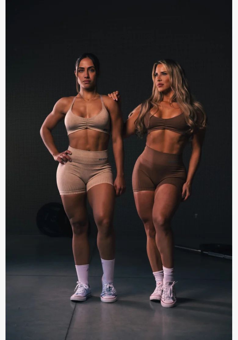 NEBBIA • NEBBIA Sports Bra with Medium Support TOTALLY SEAMLESS brown • Nebshop.cz