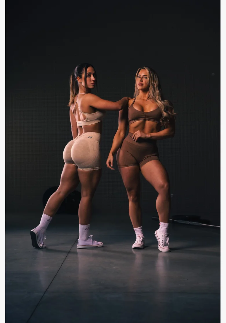 NEBBIA • NEBBIA Sports Bra with Medium Support TOTALLY SEAMLESS brown • Nebshop.cz