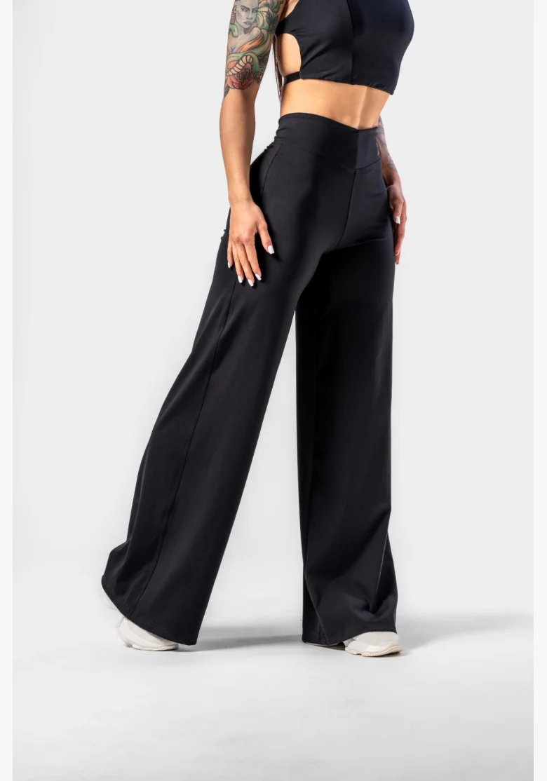 NEBBIA • NEBBIA Deni x NEBBIA Flared high-waisted pants • Nebshop.com