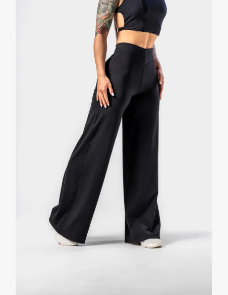 NEBBIA • NEBBIA Deni x NEBBIA Flared high-waisted pants • Nebshop.com