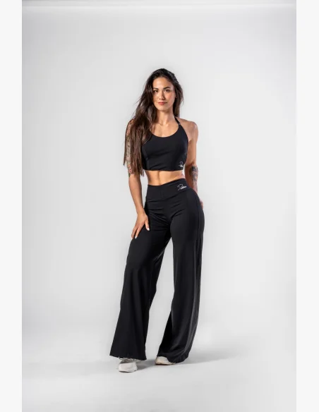 NEBBIA • NEBBIA Deni x NEBBIA Flared high-waisted pants • Nebshop.com