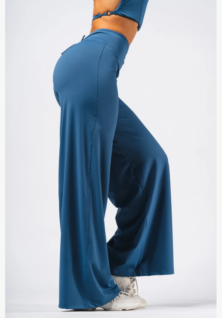 NEBBIA Deni x NEBBIA Flared high-waisted pants blue