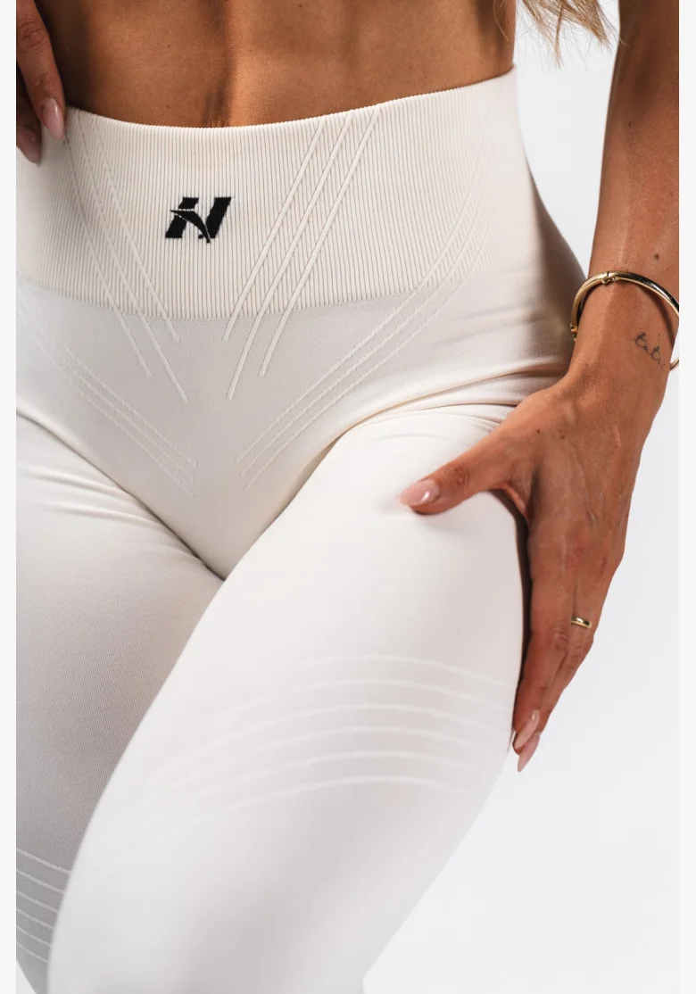 NEBBIA Shaping seamless maximum push-up leggings FLOW SEAMLESS cream