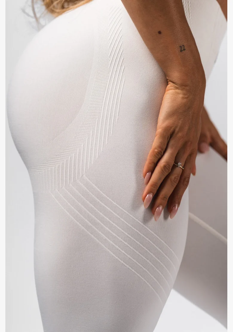 NEBBIA Shaping seamless maximum push-up leggings FLOW SEAMLESS cream