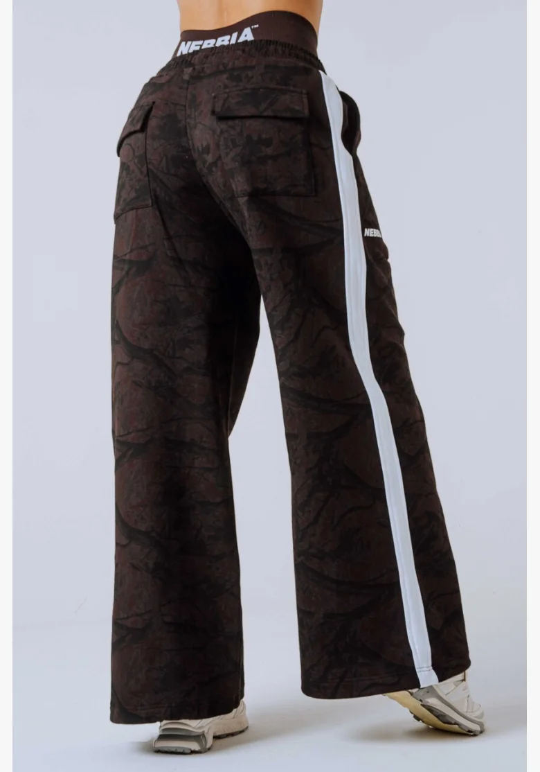 NEBBIA Oversized sweatpants POWER Camo dark