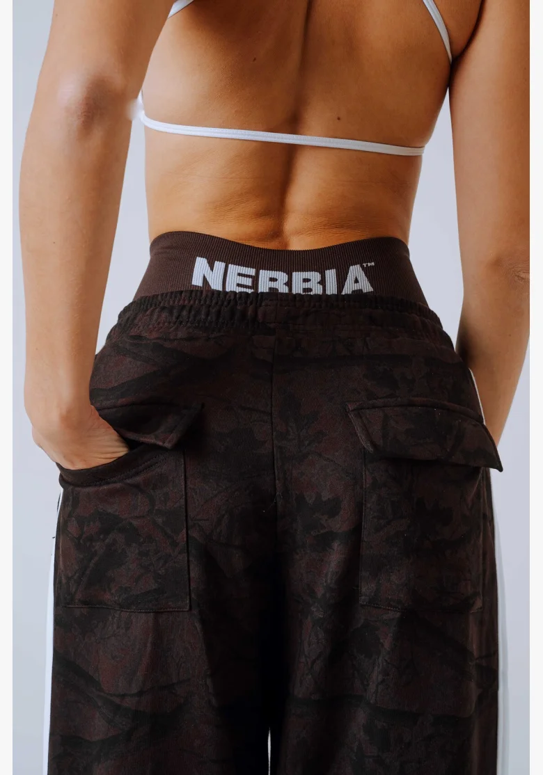 NEBBIA Oversized sweatpants POWER Camo dark