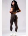 Shaping leggings with high waist and push-up effect for confident performance in any workout.
