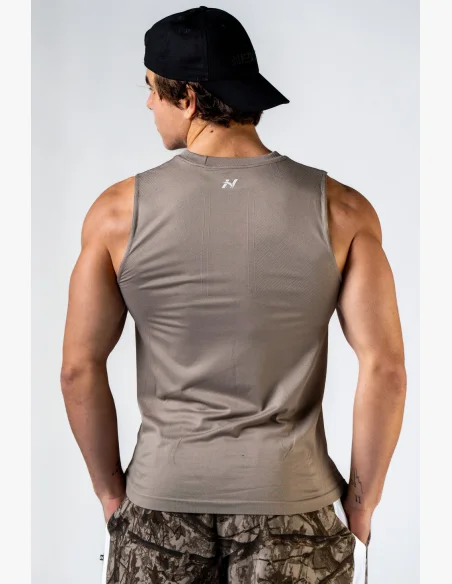 NEBBIA Seamless sleeveless POWER t-shirt in beige