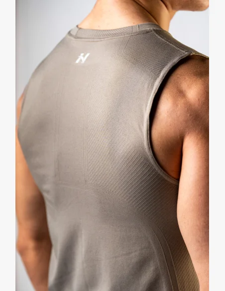 NEBBIA Seamless sleeveless POWER t-shirt in beige