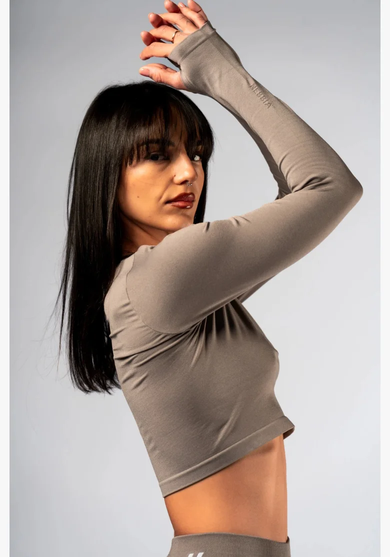 NEBBIA Seamless crop top with long sleeves POWER beige
