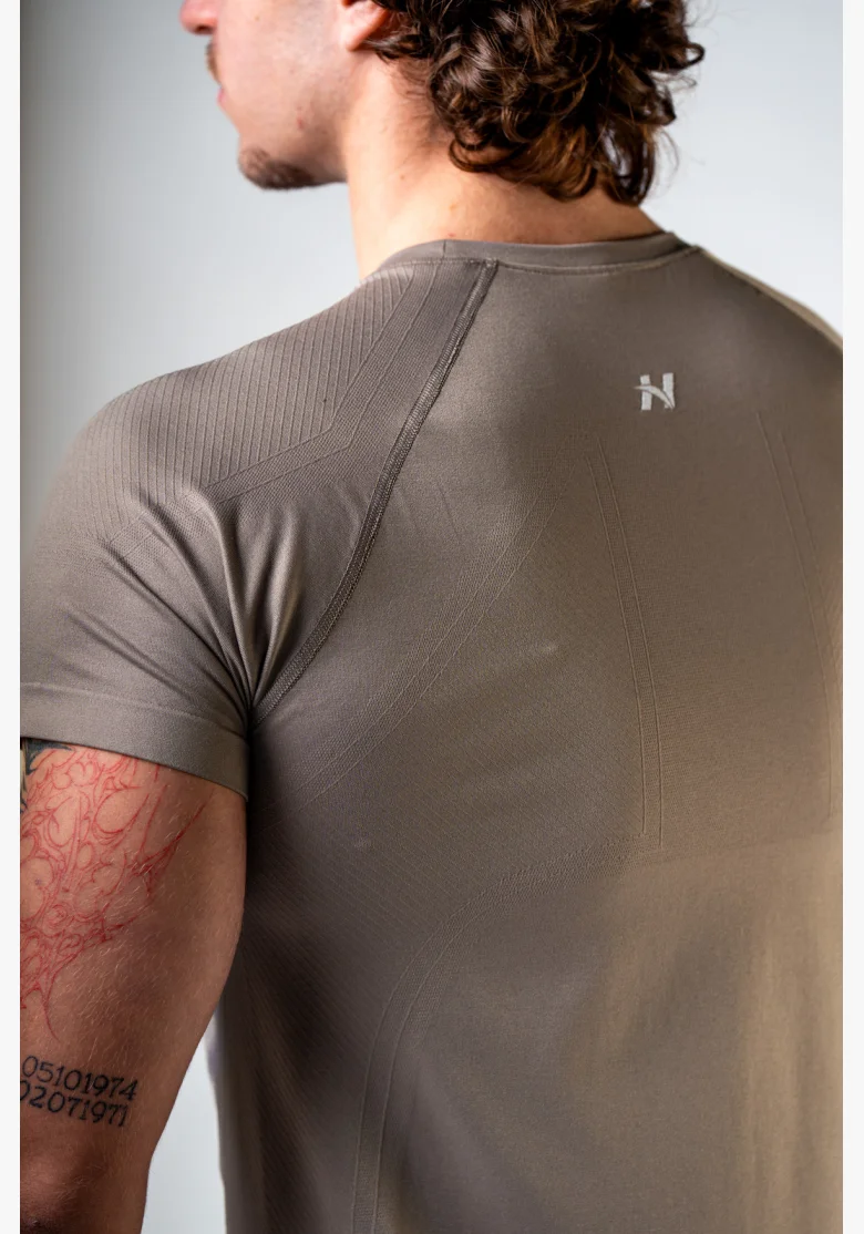 NEBBIA Seamless t-shirt with short sleeves POWER beige